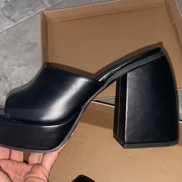 BAR lll European wedge heel, worn 1 / fits more like an 8 - Picture 5 of 5